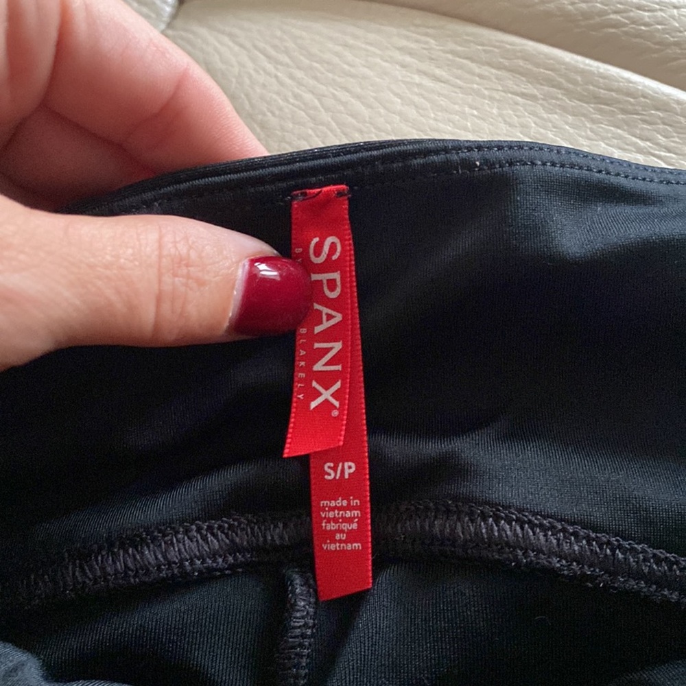 Spanx Faux Leathers Leggings in Black - Picture 5 of 7